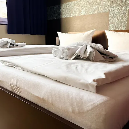 Holi-berlin 3*