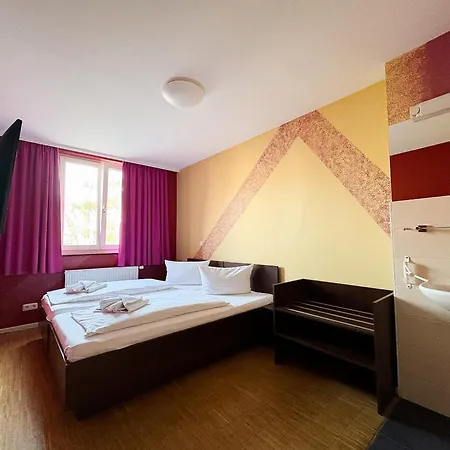 Holi-berlin 3*