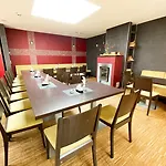Holi 公寓式酒店 3*