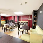 Holi Aparthotel 3*