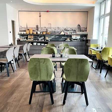 Holi Apartmanhotel 3*