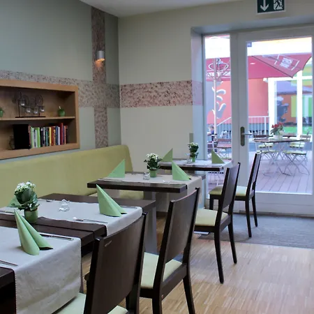 Apartmanhotel Holi 3*