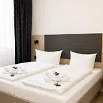 Holi アパートホテル 3*